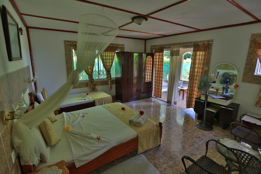 Rising Sun Guesthouse La Digue Room photo